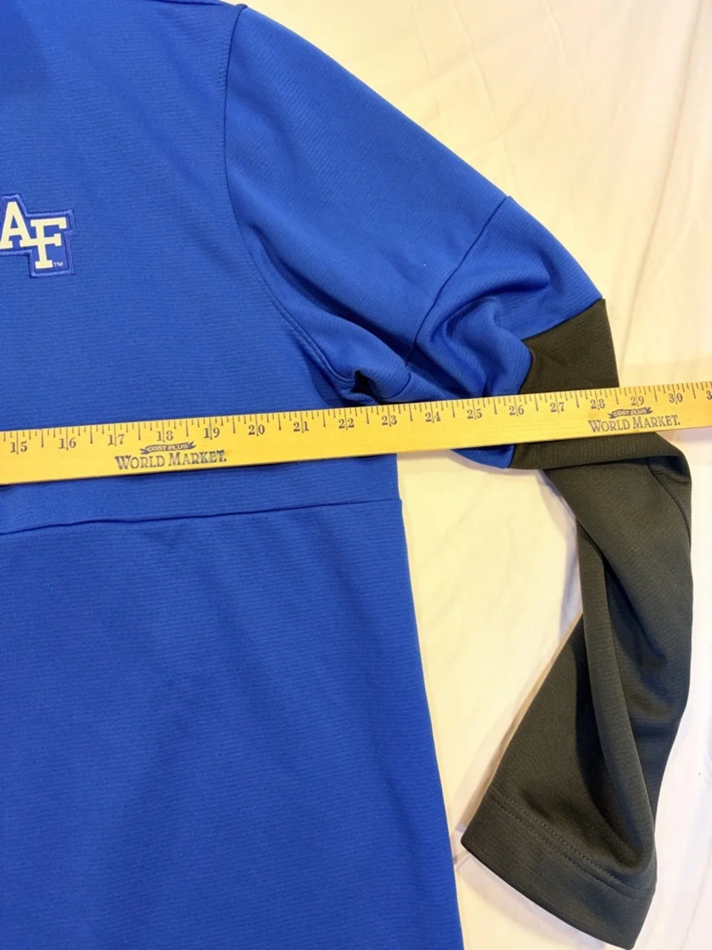 Nike Air Force Blue Dri-FIT Quarter-Zip Jacket. Size Large
